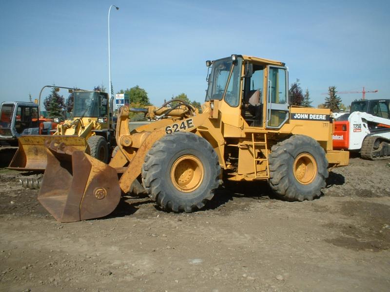John Deere 624E