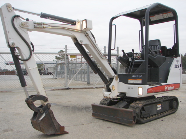 Bobcat 323
