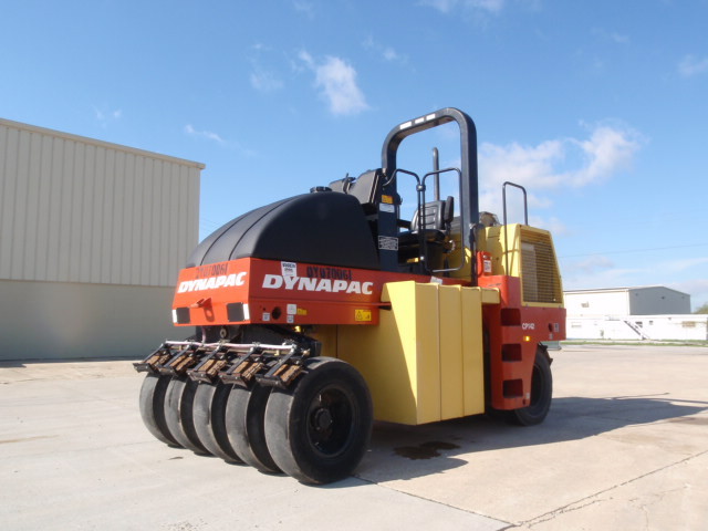 Dynapac CP142