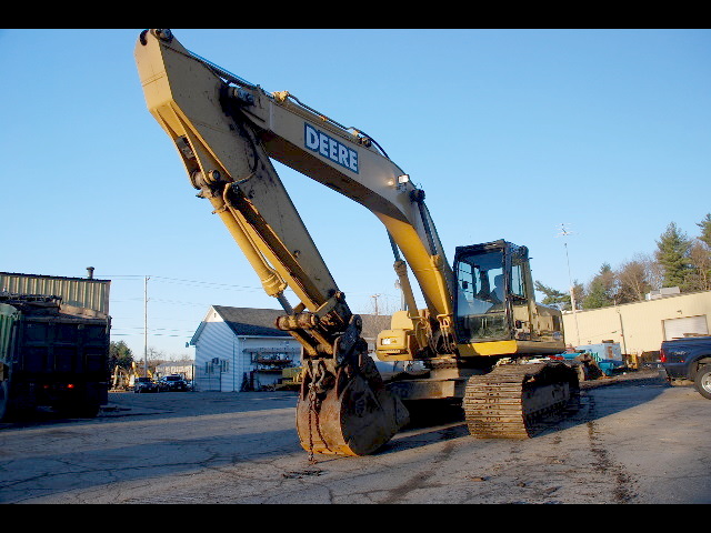 John Deere 270CLC