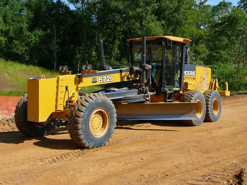 John Deere 672D
