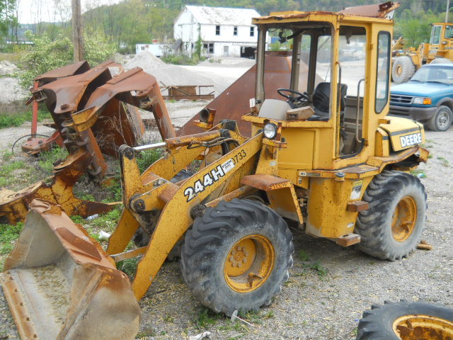 John Deere 244H