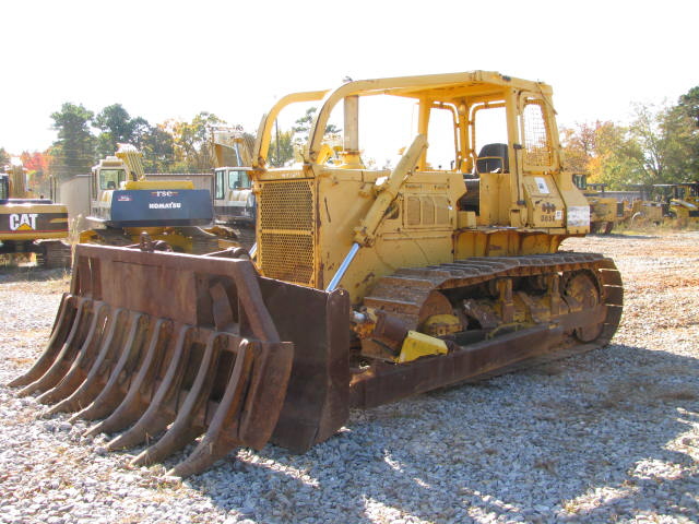 Komatsu D65E8