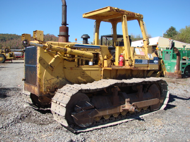 Komatsu D68E1