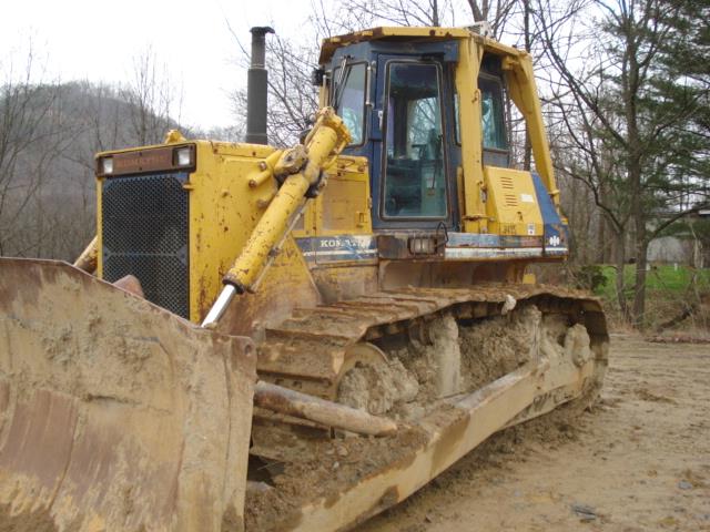 Komatsu D135A1