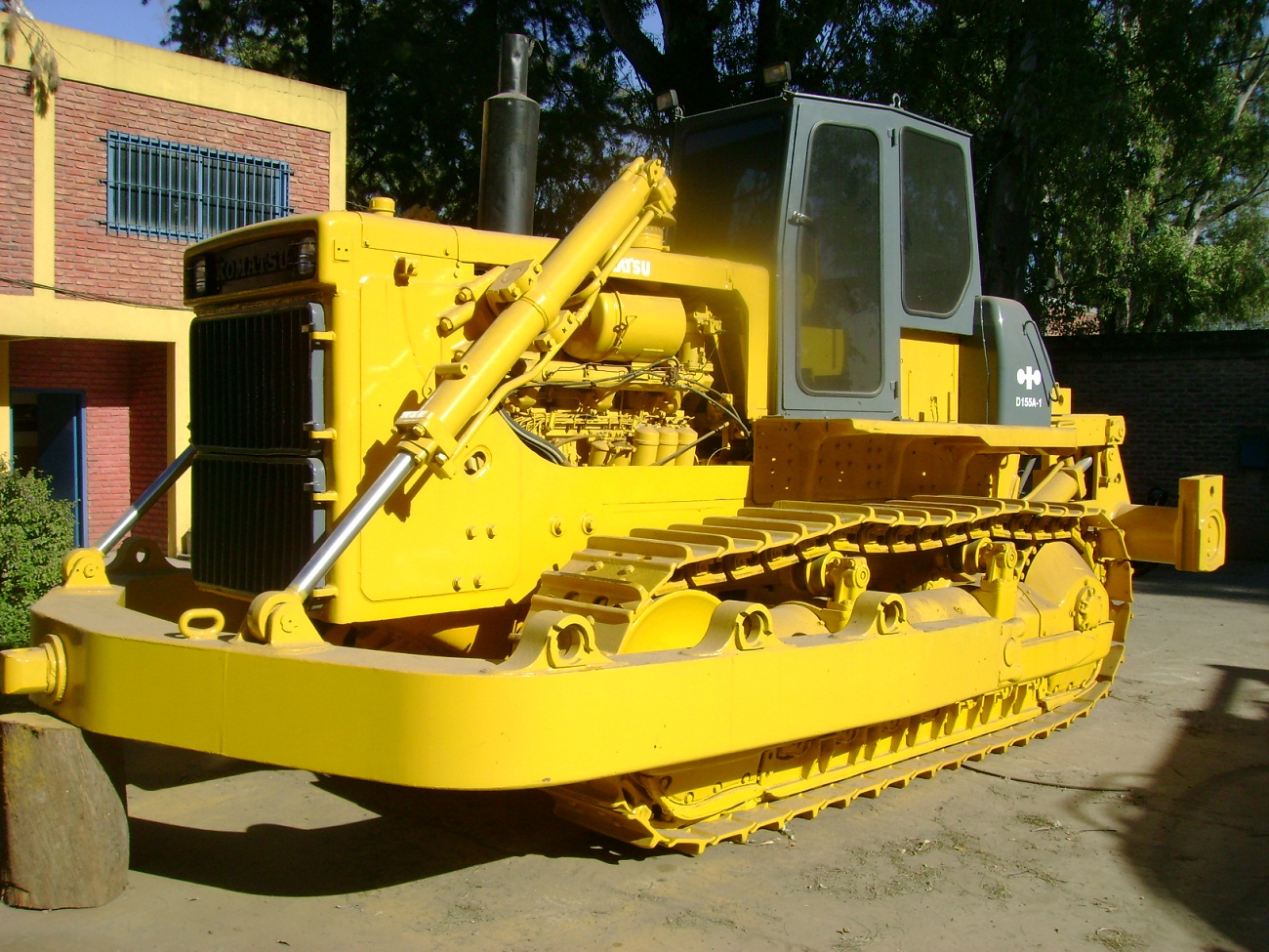 Komatsu D155A1
