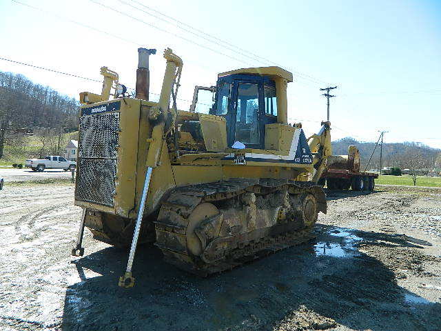 Komatsu D275A2