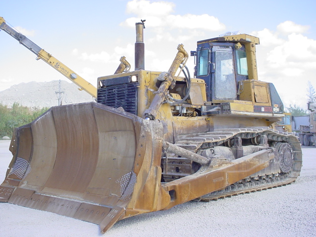 Komatsu D375A1