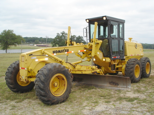 Komatsu GD650A2