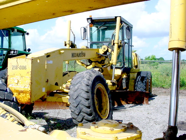 Komatsu GD670A2