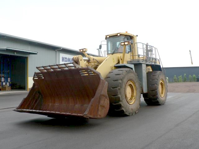 Komatsu WA7003