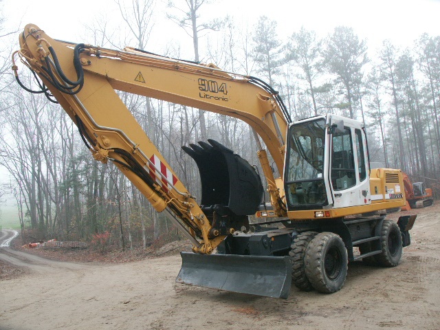 Liebherr A904