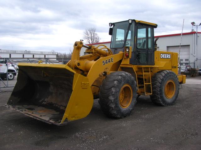 John Deere 544E