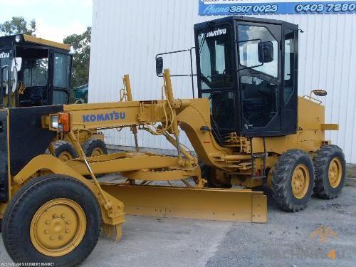 Komatsu GD405A2