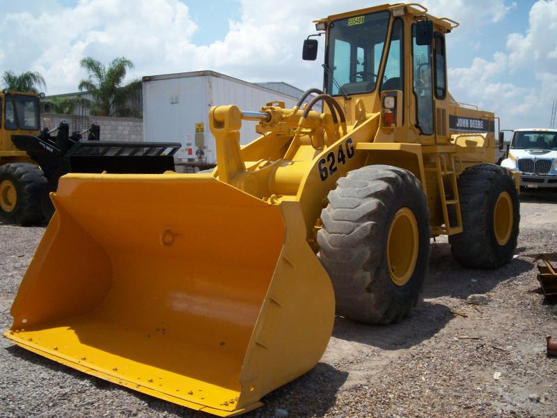 John Deere 624G
