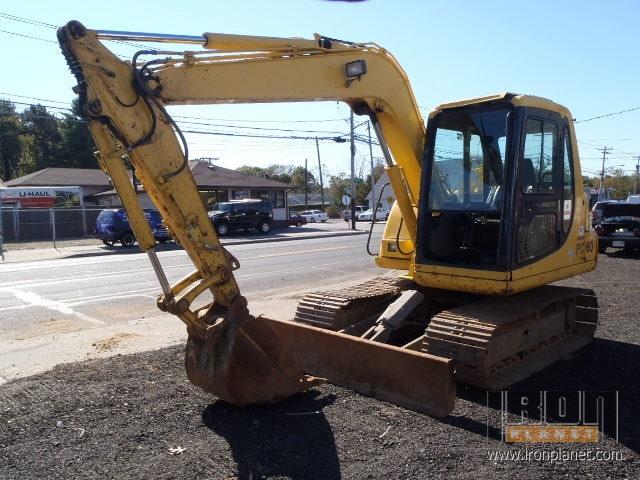 Komatsu PC607E