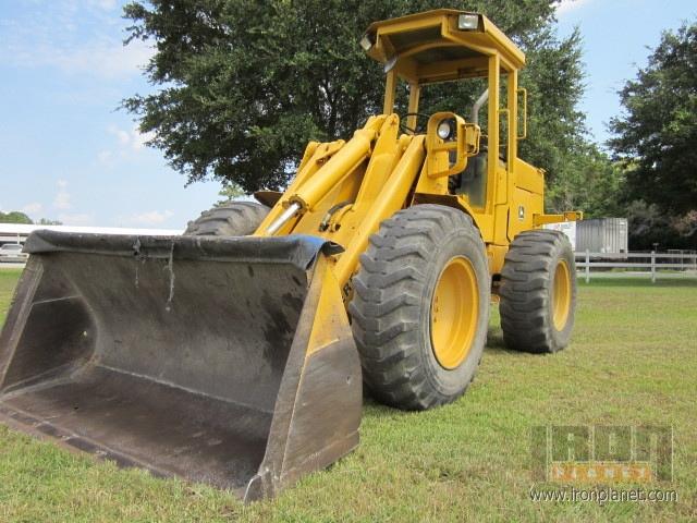 John Deere 444C