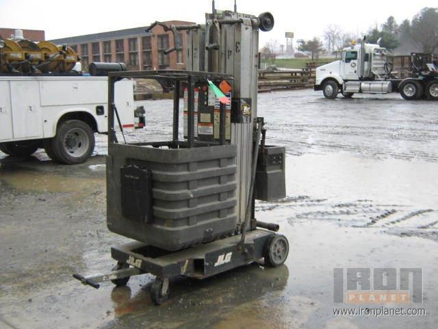 JLG AM24