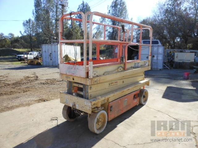 JLG 2033E