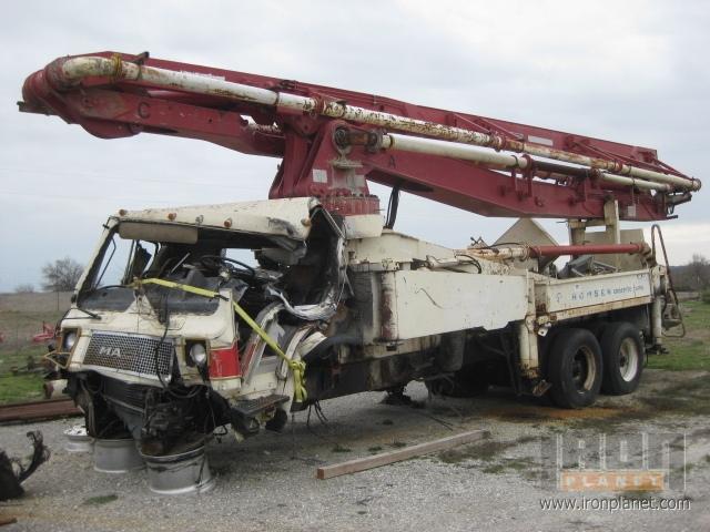 Mack MR686S