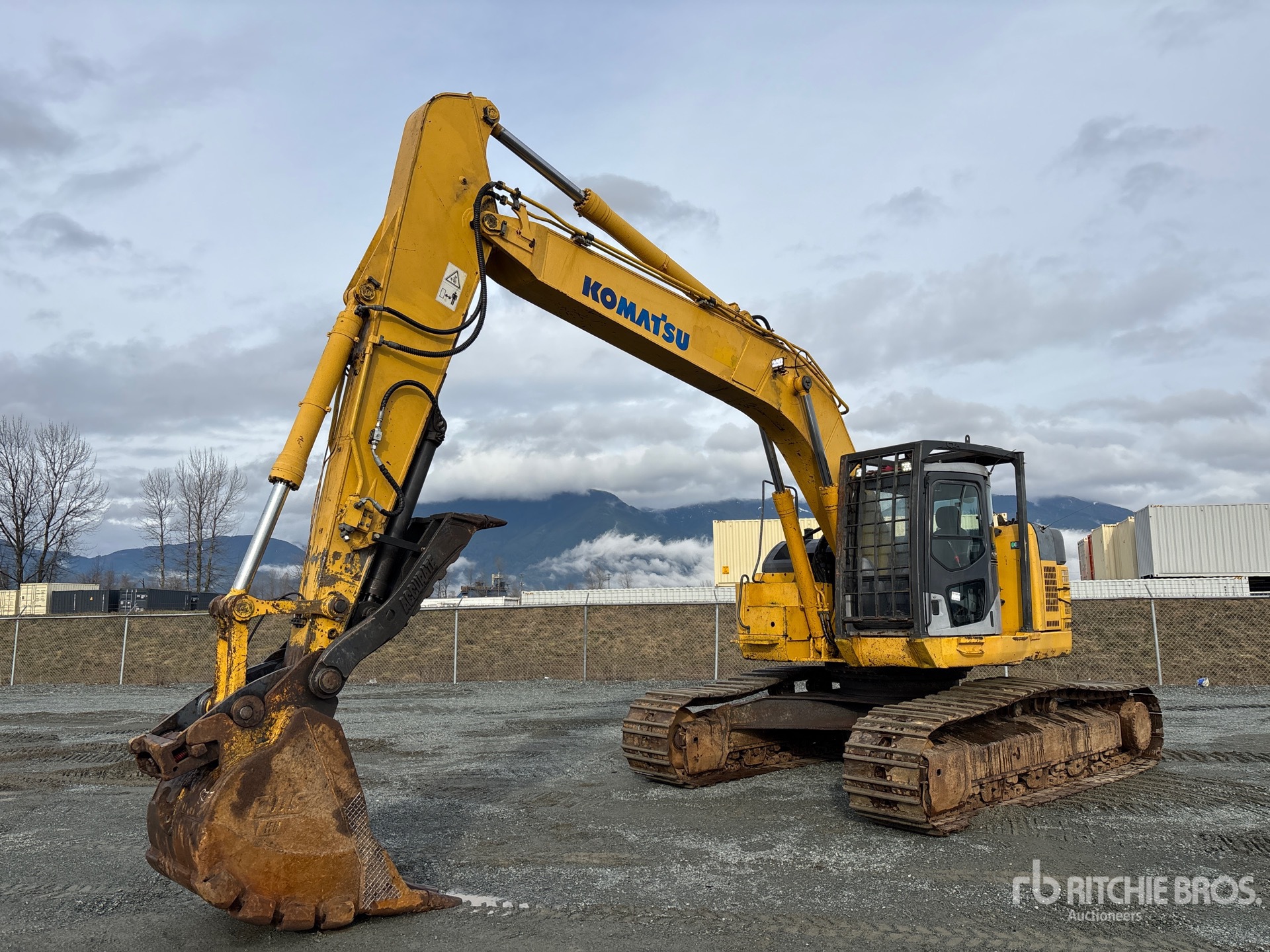 Pc308 Komatsu PC308USLC3E0 Excavators transport quote to Wells, BC. VeriTread ...