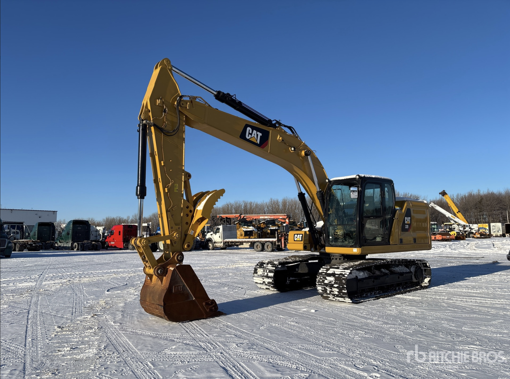 Caterpillar 320 Excavators transport quote to Clear Lake, IA. VeriTread ...