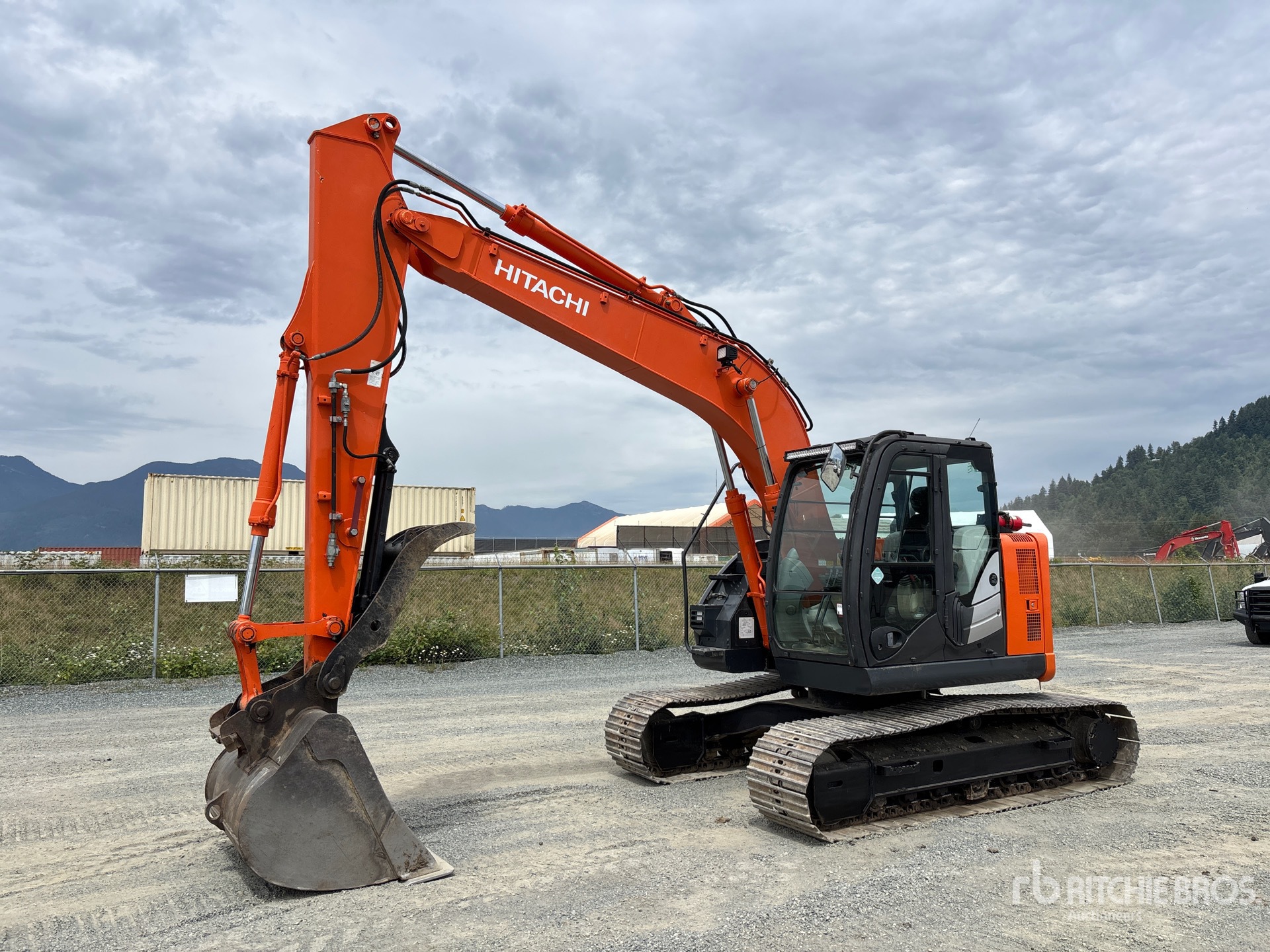 2014 Hitachi ZX135US-5N Tracked Excavator General Freight