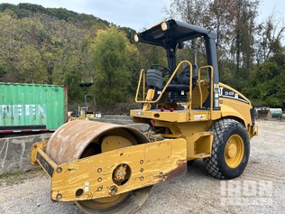 Cat CS433E Compactors transport quote to Port Byron, NY. VeriTread Load ...