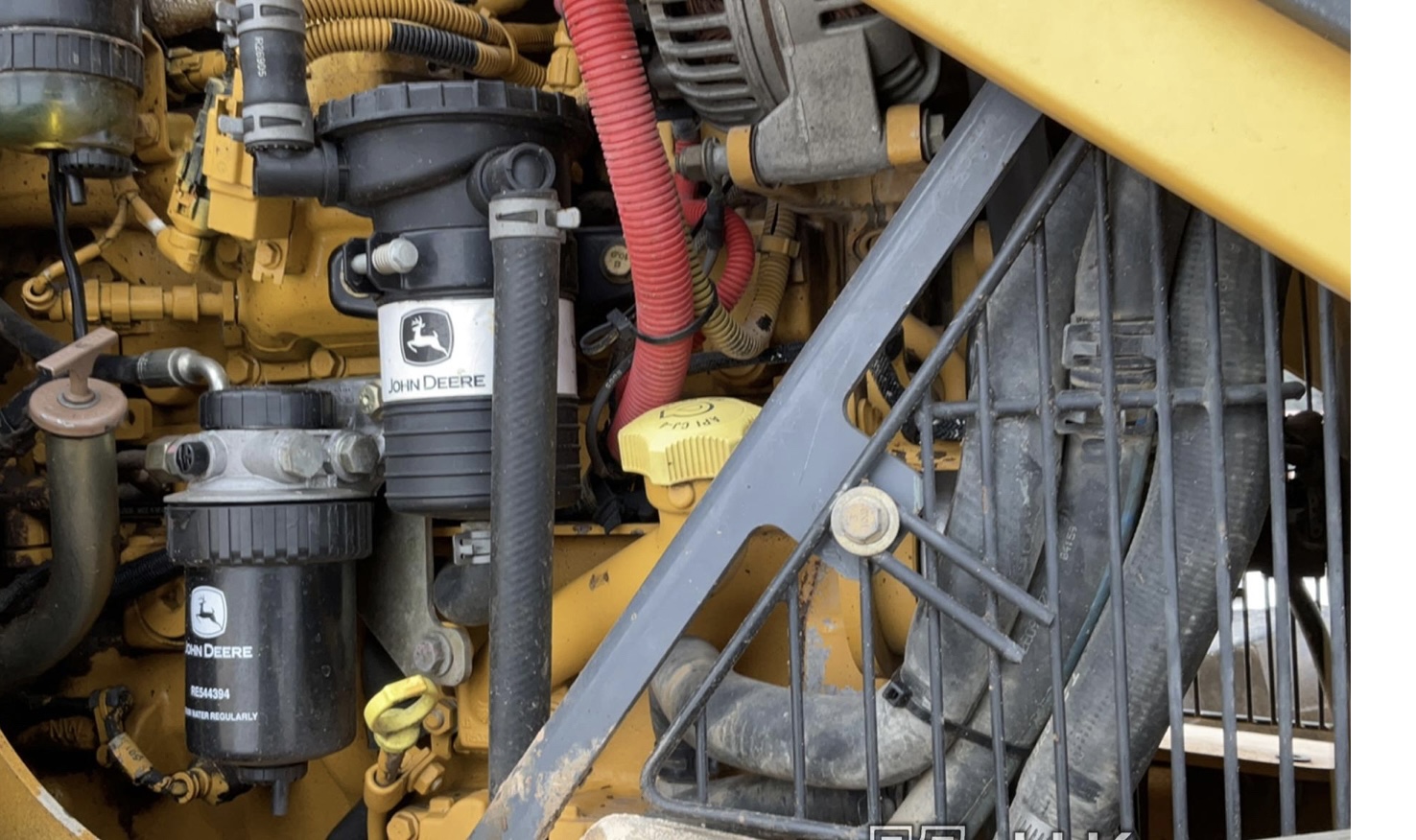 Jhon deere 310 Backhoe Loaders transport quote to Laredo, TX. VeriTread