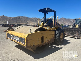 Cat CS583E Compactors transport quote to Roma, TX. VeriTread Load