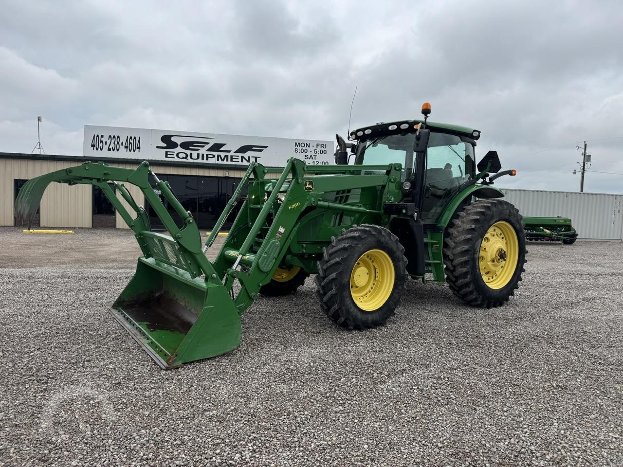 John Deere 6140R Farm Tractors transport quote to Oblong, IL. VeriTread ...