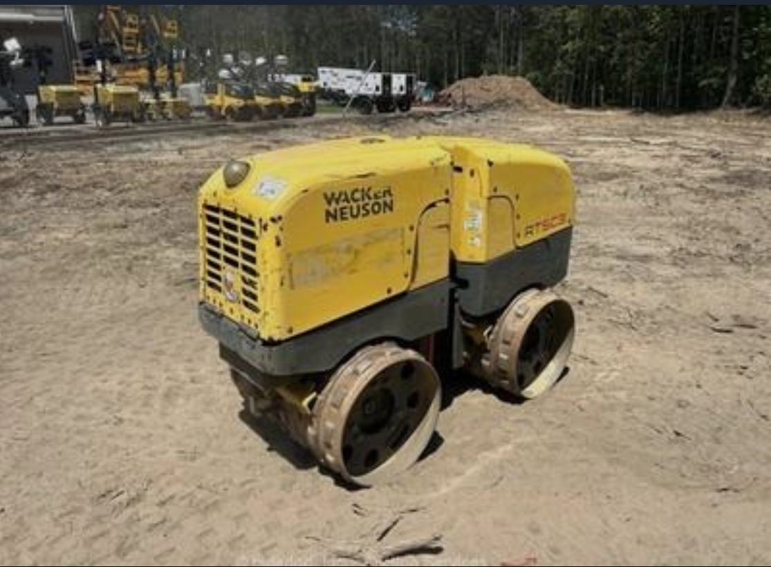 Wacker Neuson RTLxSC3 Trenchers transport quote to Paris, KY. VeriTread ...