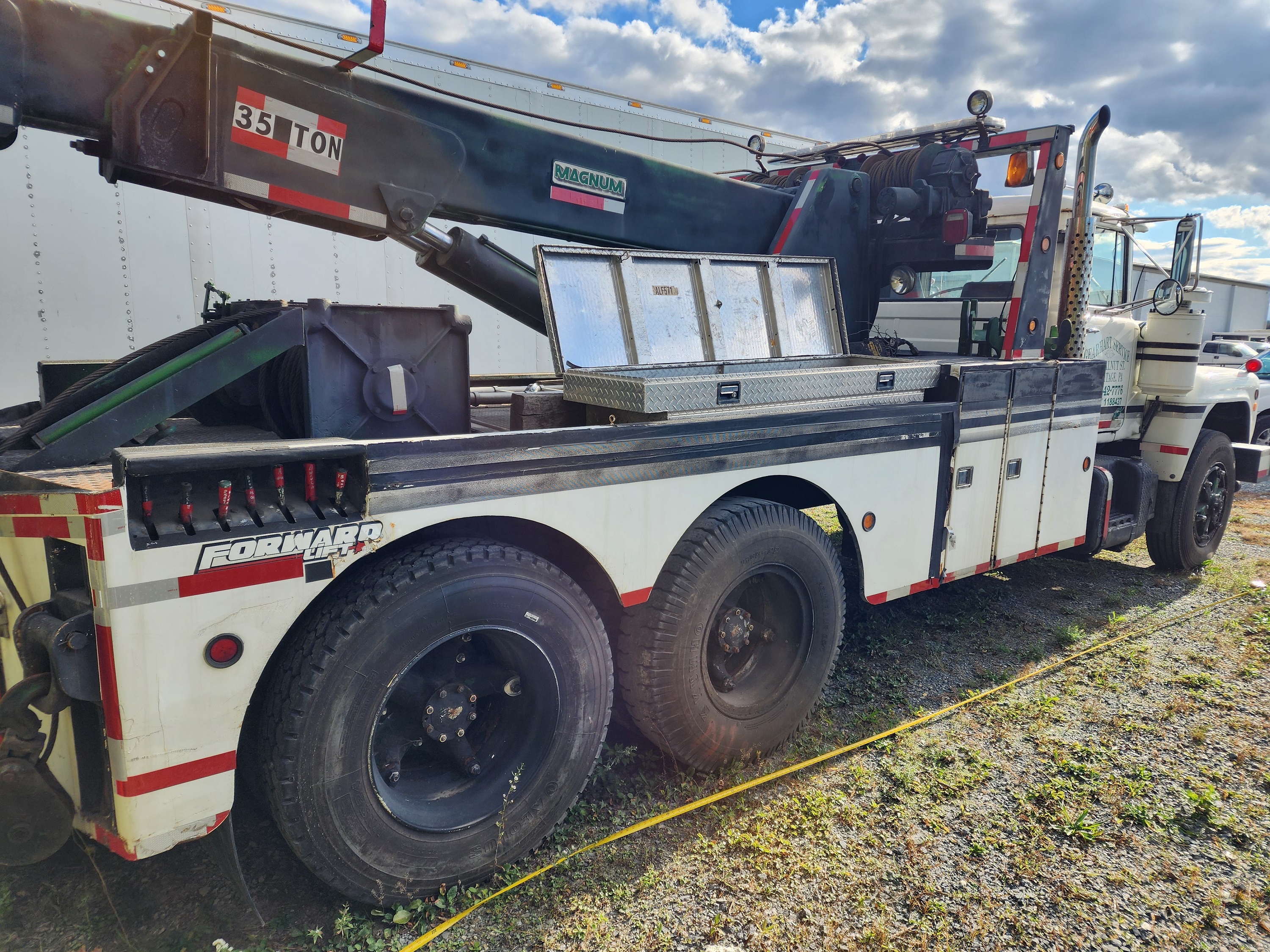 1975 Mack, R600 Wrecker Service & Utility Size Trucks transport quote ...